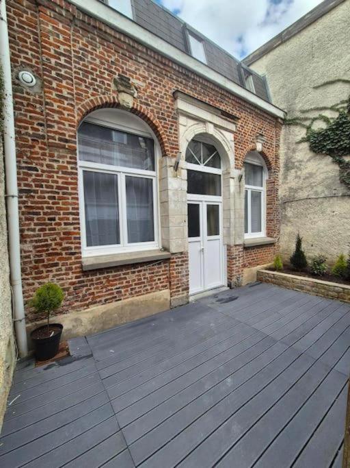Valscosy Parking - Activites Illegales Interdite Valenciennes Buitenkant foto